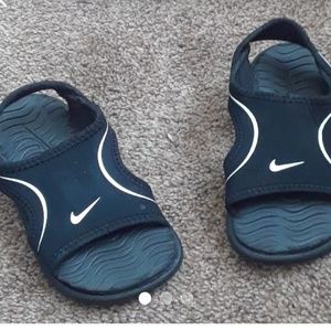 Kids Nike sandals
